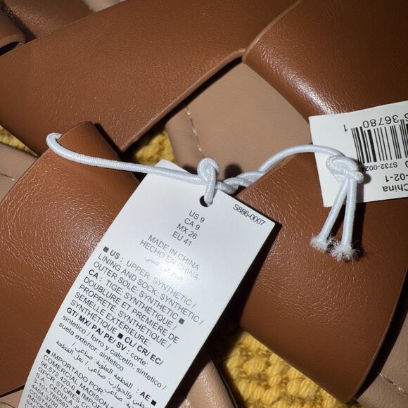 NEW Old Navy Women's Faux Leather Link Strap Sandals - Cognac Brown - Size 9 - Picture 4 of 5